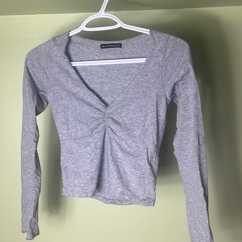 Brandy Melville scrunch long sleeve one size 🤍